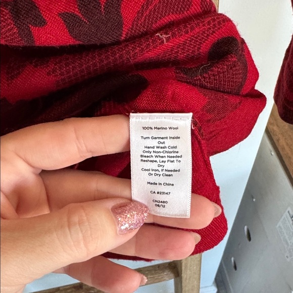 Talbots Red and Black Patterned Sweater 100% merino wool - Picture 3 of 4